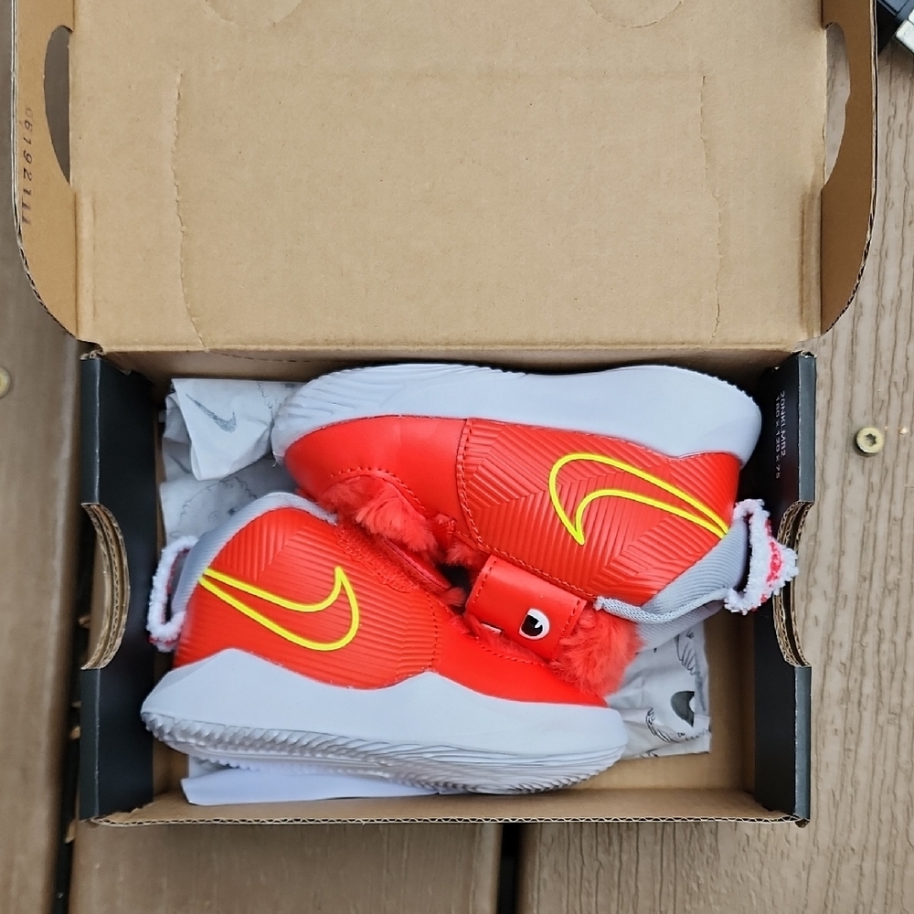 Nike Team Hustle D 9 Lil TD Toddler Shoes Red Wolf Grey‎ CT4066 600 Sz 4c